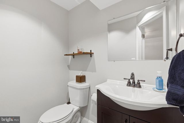 2617 S ARLINGTON RIDGE RD, Arlington, VA 22202