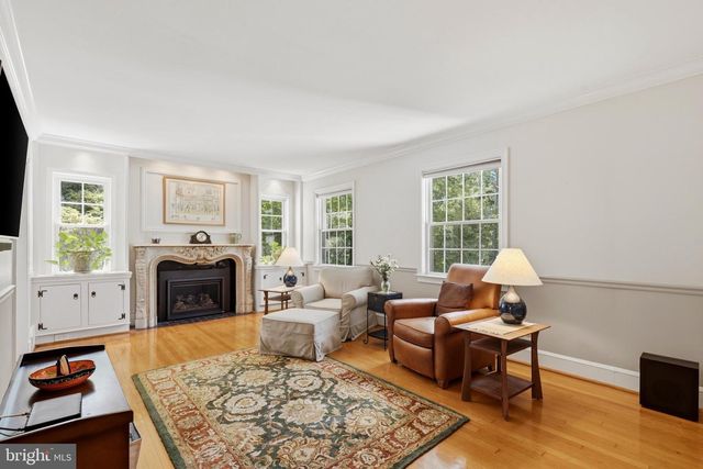 2617 S ARLINGTON RIDGE RD, Arlington, VA 22202
