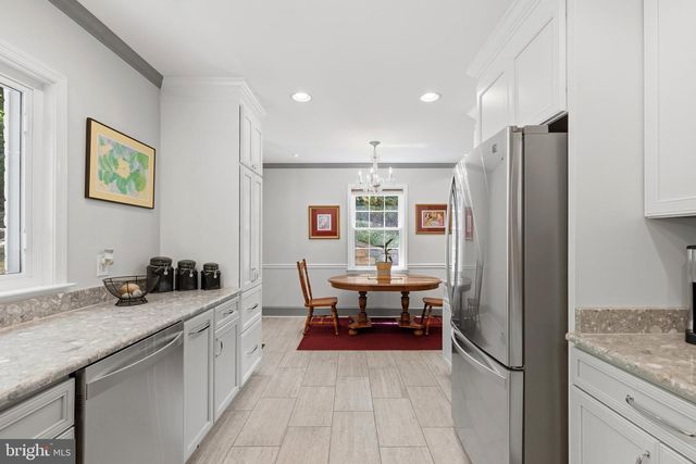 2617 S ARLINGTON RIDGE RD, Arlington, VA 22202
