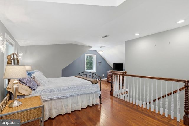 2617 S ARLINGTON RIDGE RD, Arlington, VA 22202