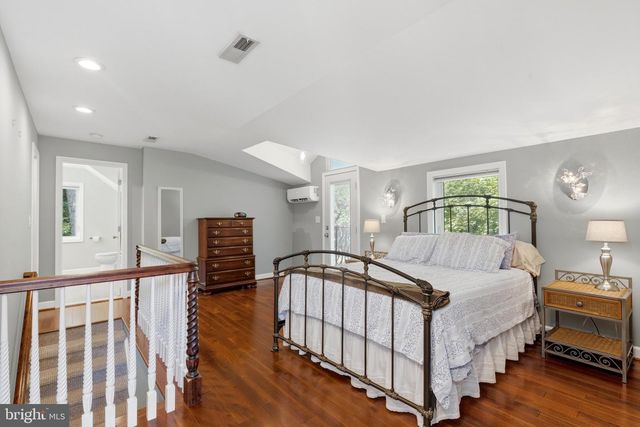 2617 S ARLINGTON RIDGE RD, Arlington, VA 22202