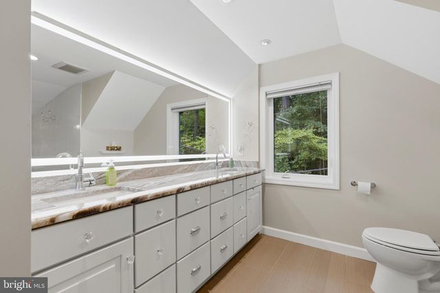 2617 S ARLINGTON RIDGE RD, Arlington, VA 22202