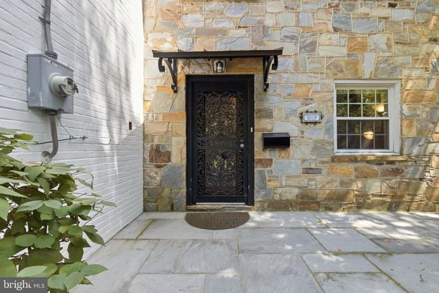 2617 S ARLINGTON RIDGE RD, Arlington, VA 22202
