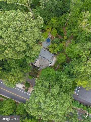 2617 S ARLINGTON RIDGE RD, Arlington, VA 22202