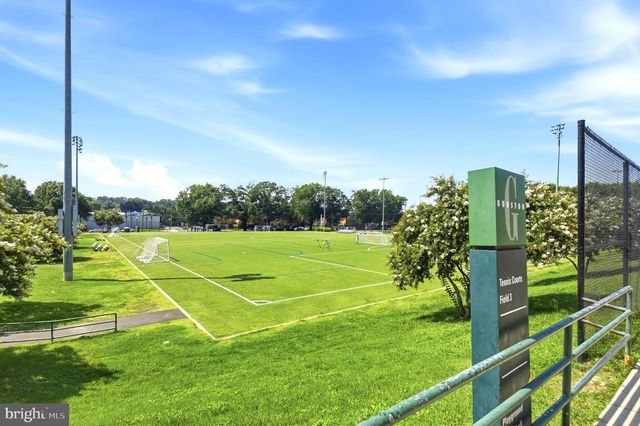 2617 S ARLINGTON RIDGE RD, Arlington, VA 22202