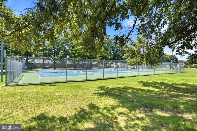2617 S ARLINGTON RIDGE RD, Arlington, VA 22202