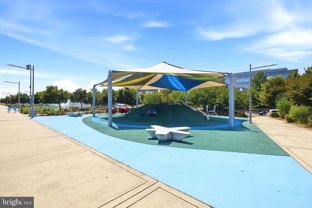 2617 S ARLINGTON RIDGE RD, Arlington, VA 22202