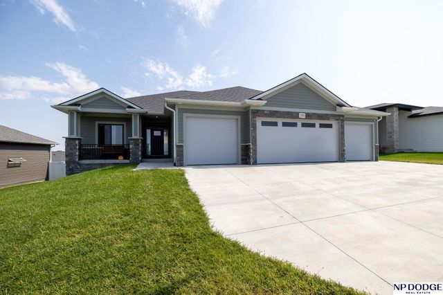 1000 N 106 Street, Lincoln, NE 68527