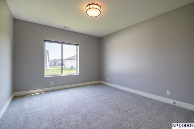 1000 N 106 Street, Lincoln, NE 68527