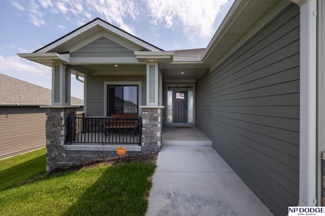 1000 N 106 Street, Lincoln, NE 68527