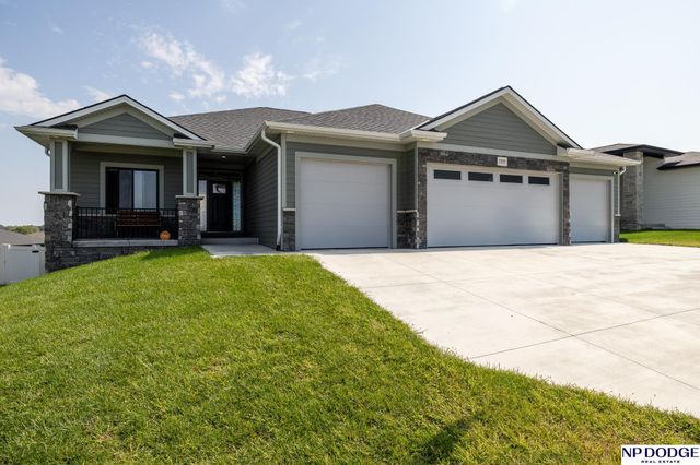 1000 N 106 Street, Lincoln, NE 68527