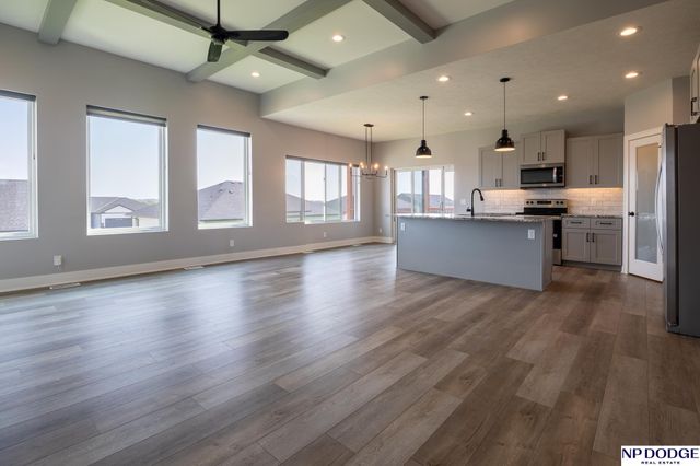 1000 N 106 Street, Lincoln, NE 68527