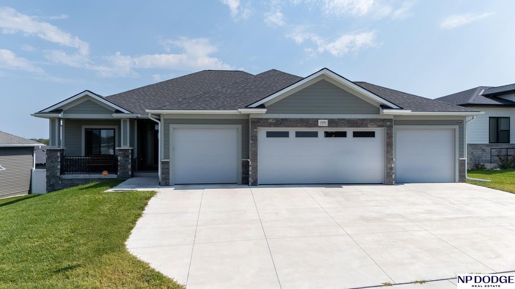 1000 N 106 Street, Lincoln, NE 68527