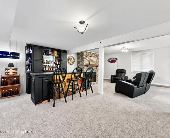 210 Burleigh Ct, Louisville, KY 40245