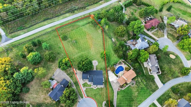 210 Burleigh Ct, Louisville, KY 40245
