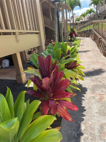 98-1379 Koaheahe Place 33, Pearl City, HI 96782