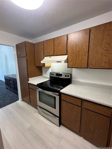 98-1379 Koaheahe Place 33, Pearl City, HI 96782