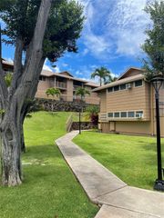 98-1379 Koaheahe Place 33, Pearl City, HI 96782