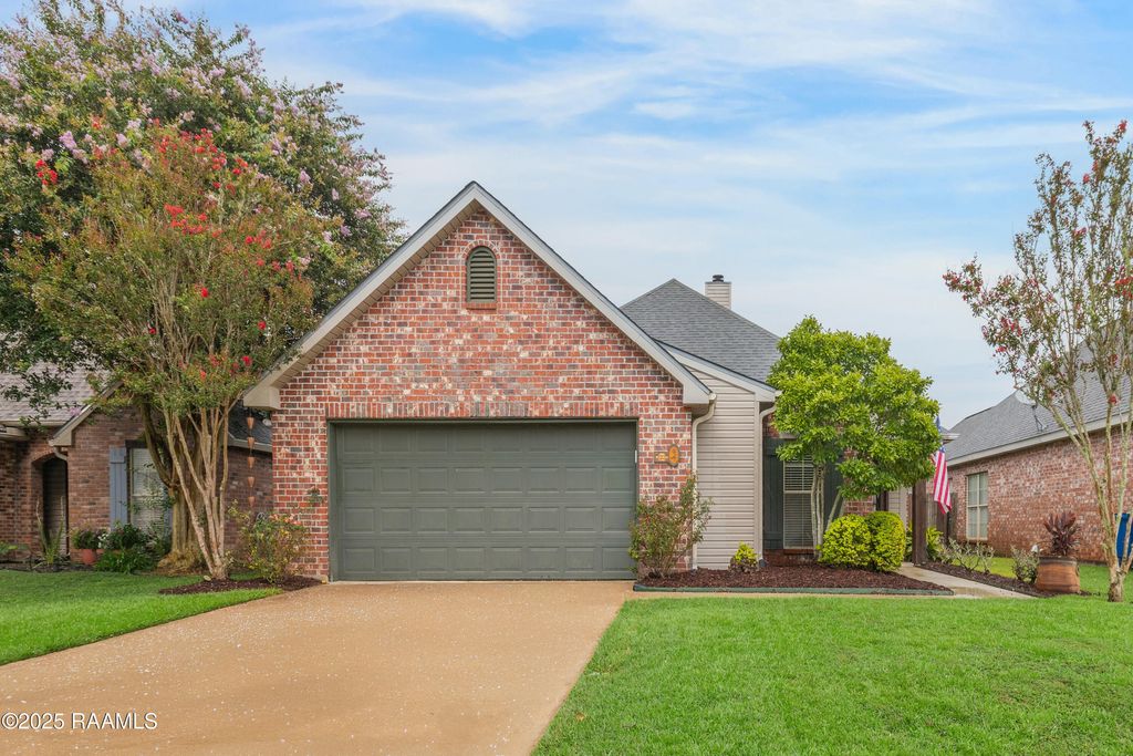 108 Wild Rose Lane, Youngsville, LA 70592