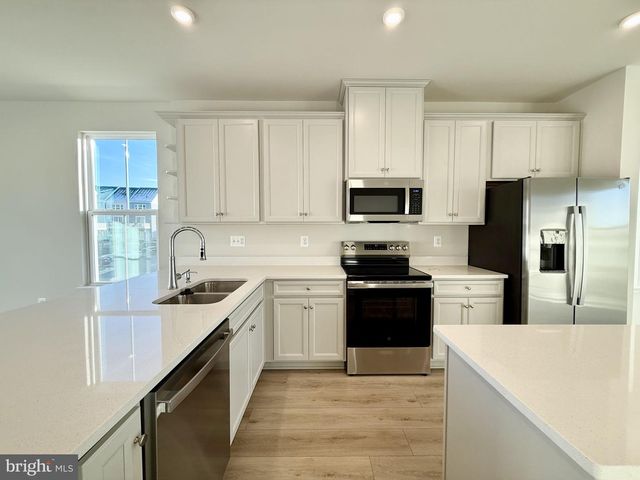 9366 TANFIELD DR, Spotsylvania, VA 22408