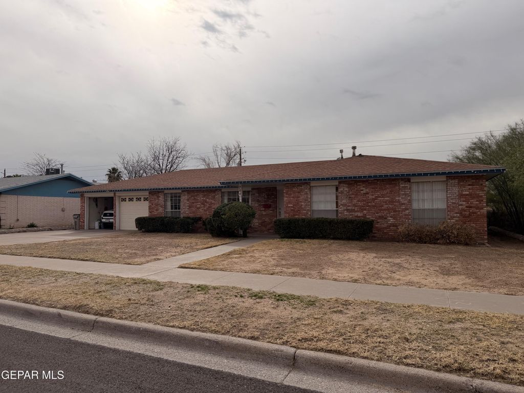 784 DE LEON Drive, El Paso, TX 79912