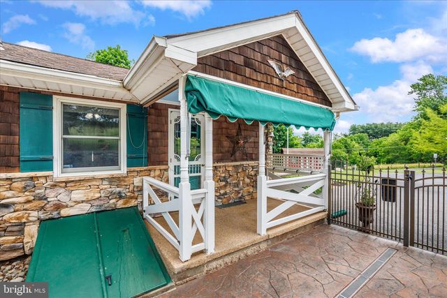 2721 ROBERT ARTHUR RD, Westminster, MD 21158