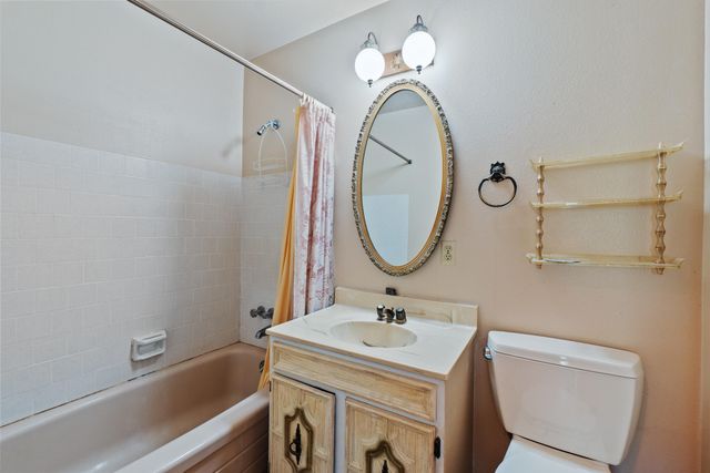 1423 Hemlock Avenue, Anderson, CA 96007