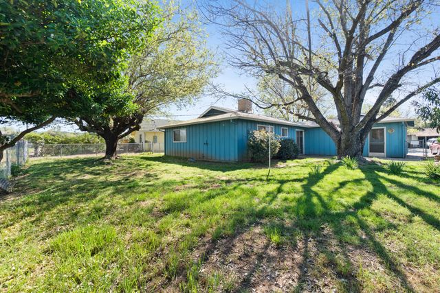 1423 Hemlock Avenue, Anderson, CA 96007