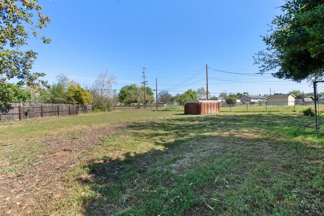 1423 Hemlock Avenue, Anderson, CA 96007