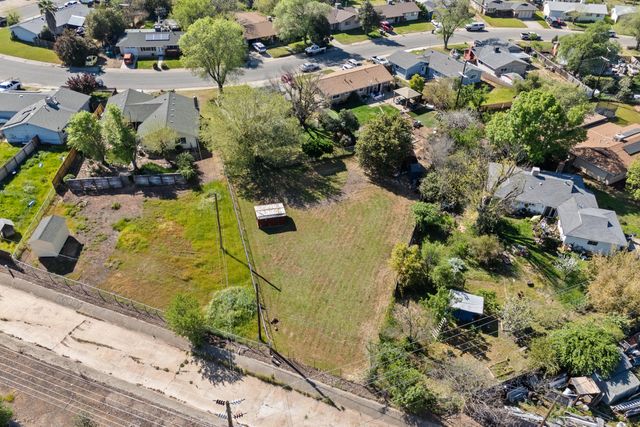 1423 Hemlock Avenue, Anderson, CA 96007