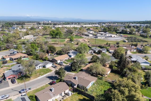1423 Hemlock Avenue, Anderson, CA 96007
