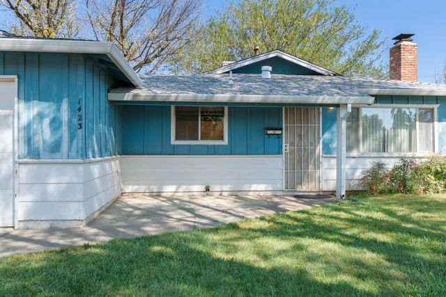 1423 Hemlock Avenue, Anderson, CA 96007