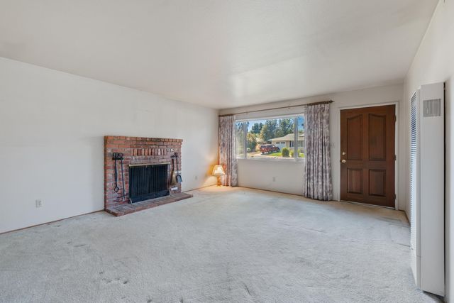 1423 Hemlock Avenue, Anderson, CA 96007