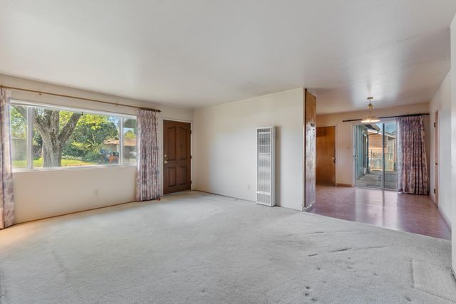 1423 Hemlock Avenue, Anderson, CA 96007