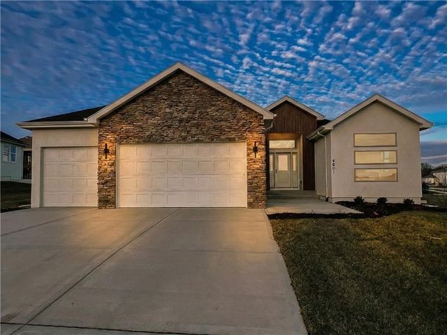 2700 Wheatley Drive, Blue Springs, MO 64029