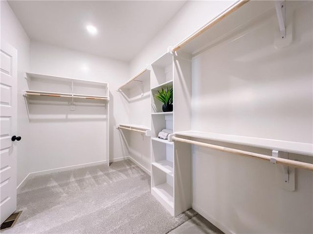 2700 Wheatley Drive, Blue Springs, MO 64029