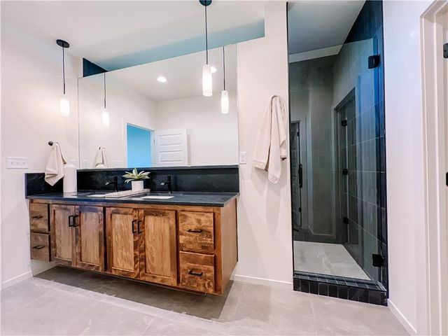 2700 Wheatley Drive, Blue Springs, MO 64029