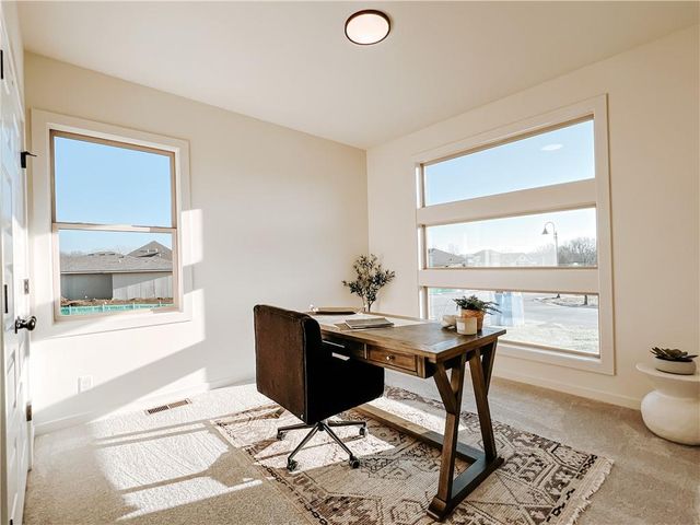 2700 Wheatley Drive, Blue Springs, MO 64029