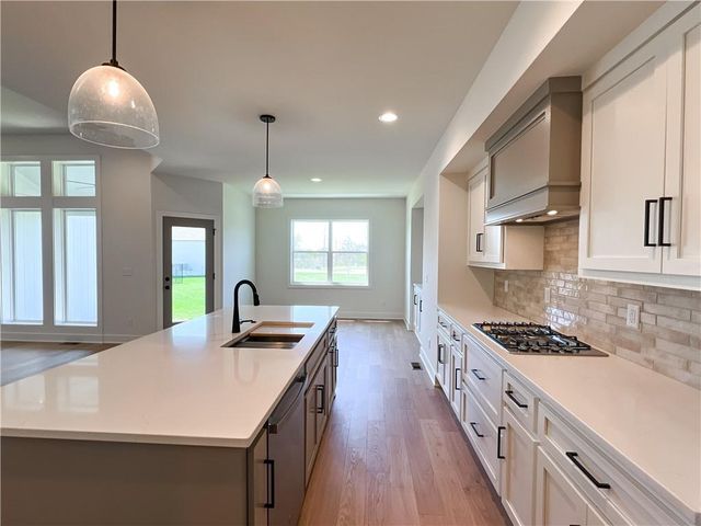 2700 Wheatley Drive, Blue Springs, MO 64029