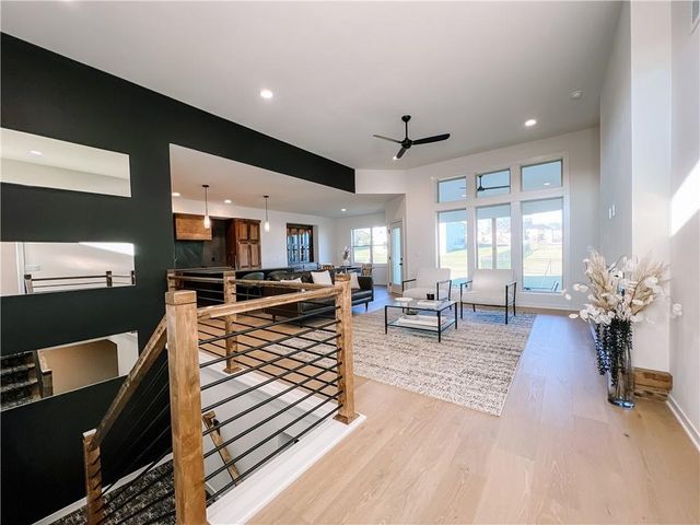 2700 Wheatley Drive, Blue Springs, MO 64029