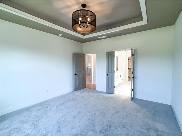 2700 Wheatley Drive, Blue Springs, MO 64029
