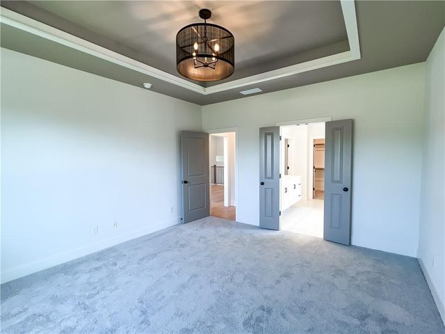 2700 Wheatley Drive, Blue Springs, MO 64029