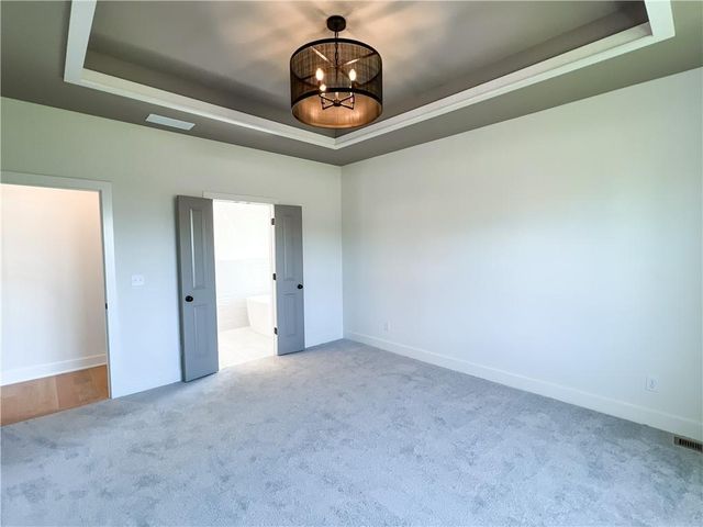 2700 Wheatley Drive, Blue Springs, MO 64029