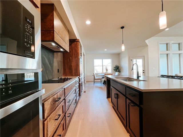 2700 Wheatley Drive, Blue Springs, MO 64029