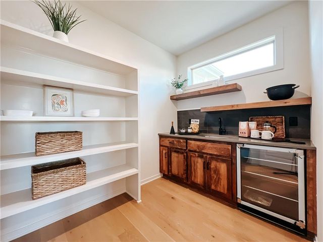 2700 Wheatley Drive, Blue Springs, MO 64029