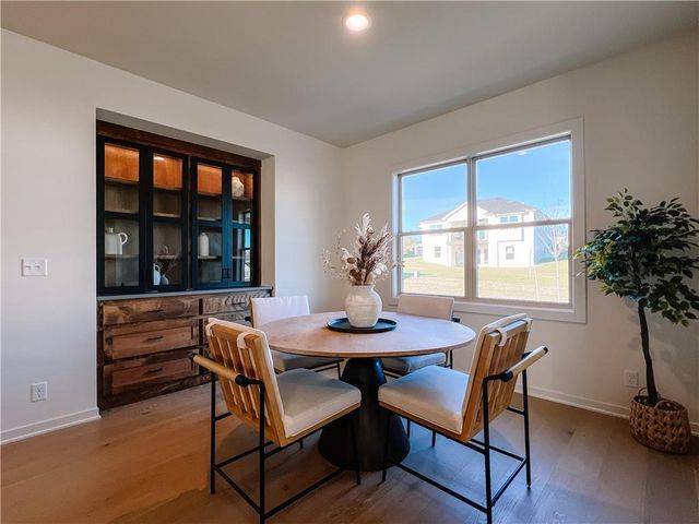 2700 Wheatley Drive, Blue Springs, MO 64029