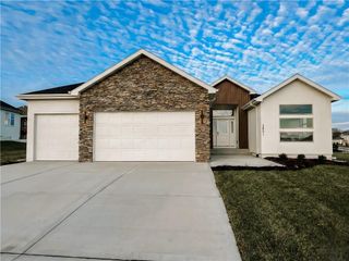 2700 Wheatley Drive, Blue Springs, MO 64029