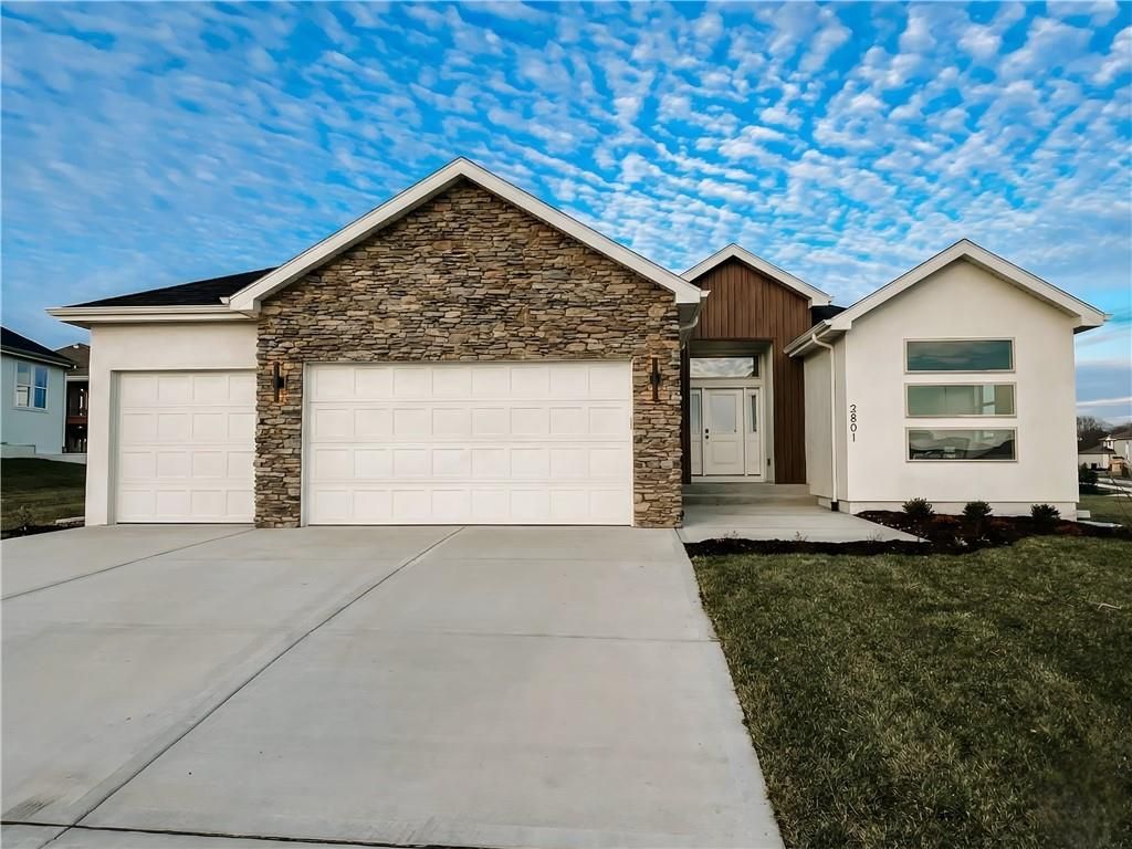 2700 Wheatley Drive, Blue Springs, MO 64029