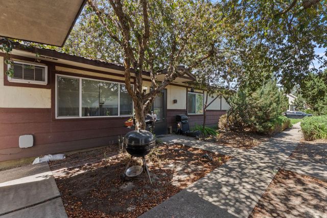 824-830 E North Ave, Spokane, WA 99207