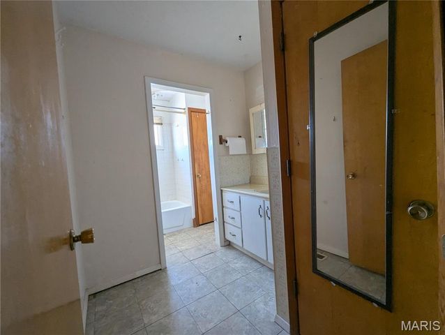 201 S East Street, Warrenton, MO 63383